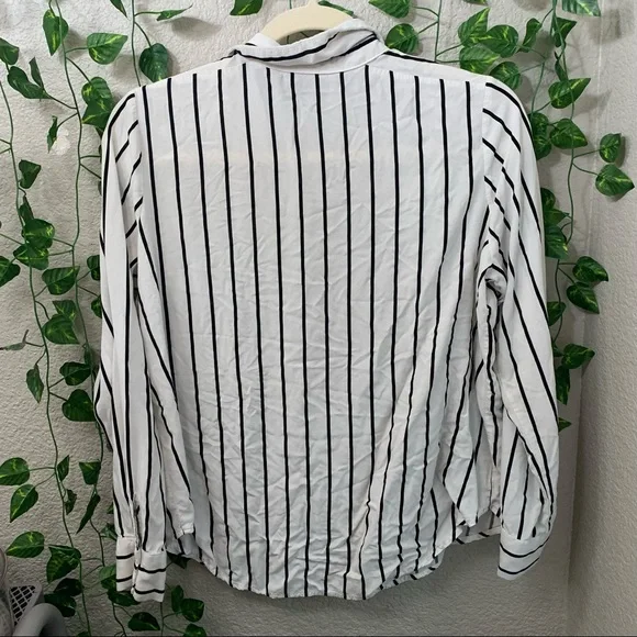 Forever 21 F21 Contemporary Blouse - Picture 3 of 5